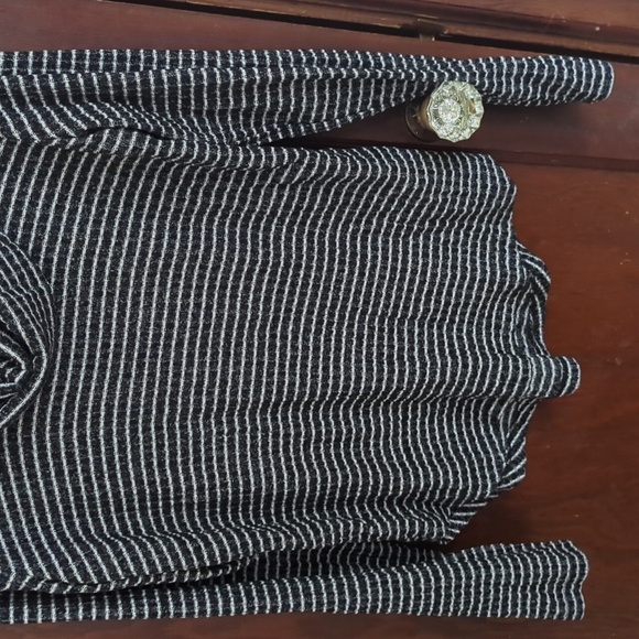 Lucky Brand Classic Black & White Stripe Cowl Neck Lightweight Sweater Size Sm - Picture 3 of 6